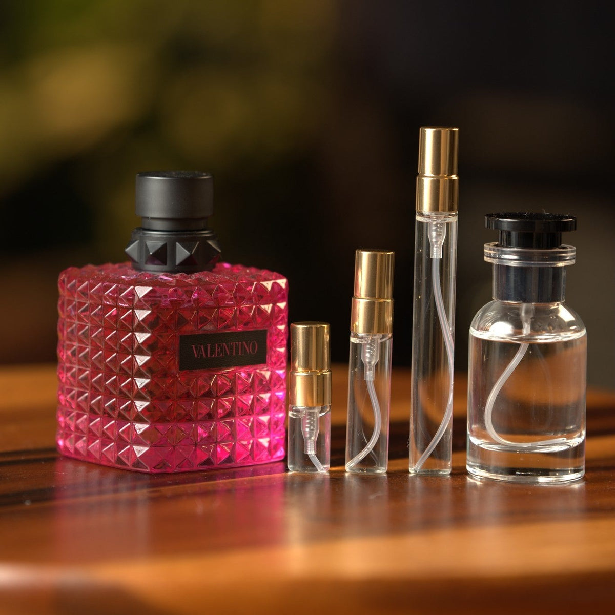 valentino-born-in-roma-donna-extradose decant bottle and vials