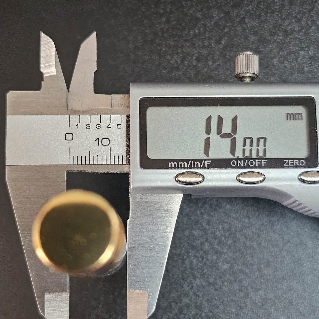 Glass bottle diameter measured at 14.00mm