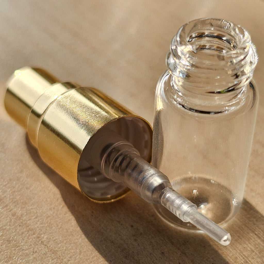 Close-up of the fine mist atomizer and dip tube