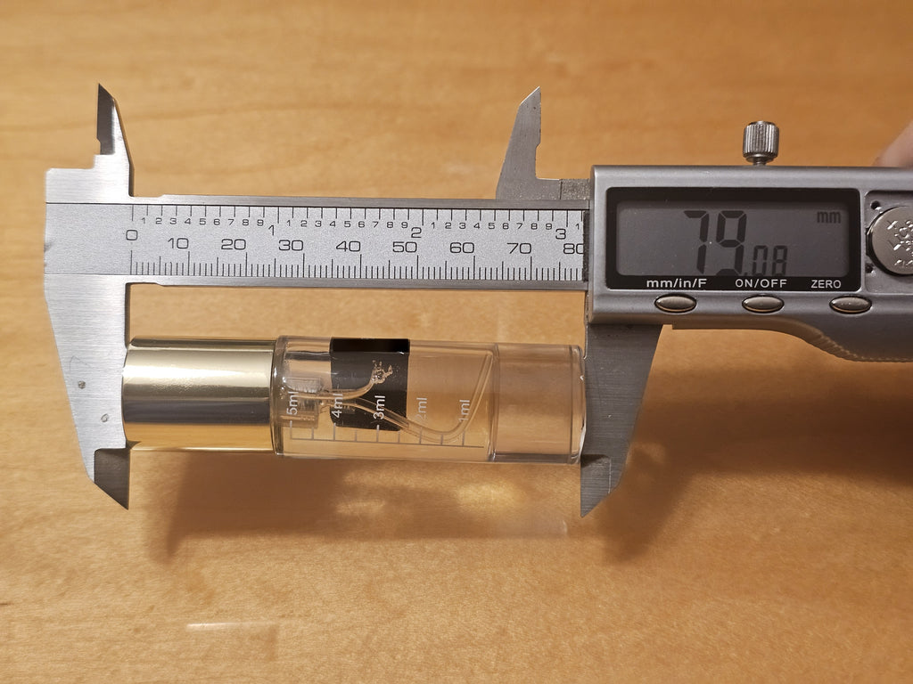 5 ml Luxury Crimp Style A vial measured at 79.08 mm long / Fiole Luxury Crimp Style A de 5 ml mesurée à 79,08 mm de longueur