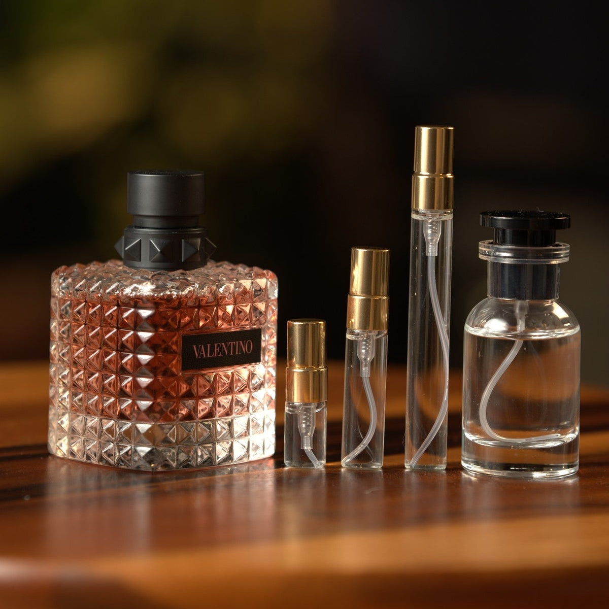 valentino-born-in-roma-donna-edp decant bottle and vials