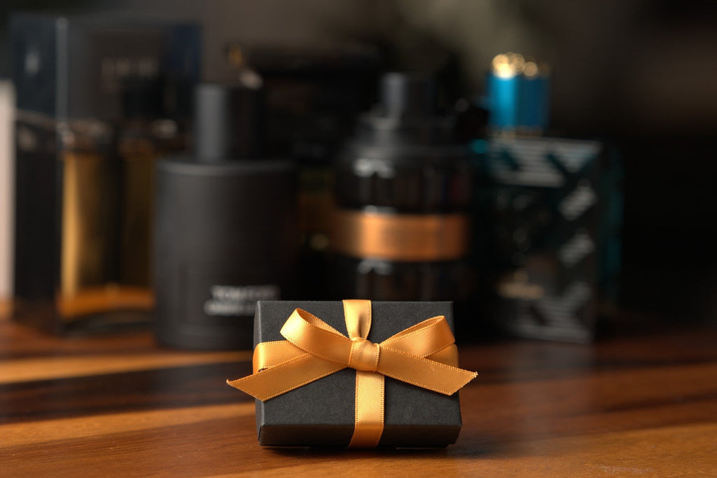 Stocking Stuffer Discovery Set for him, five fragrances and a gift box